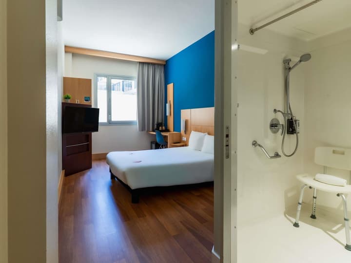 ibis Barcelona Glories 22