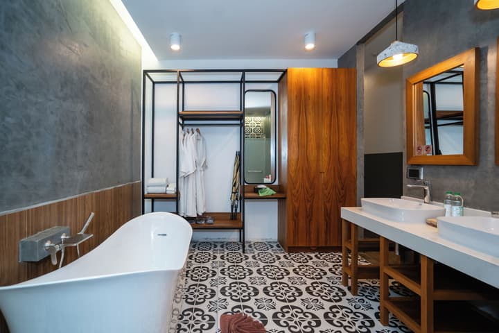 R Mar Resort and Spa