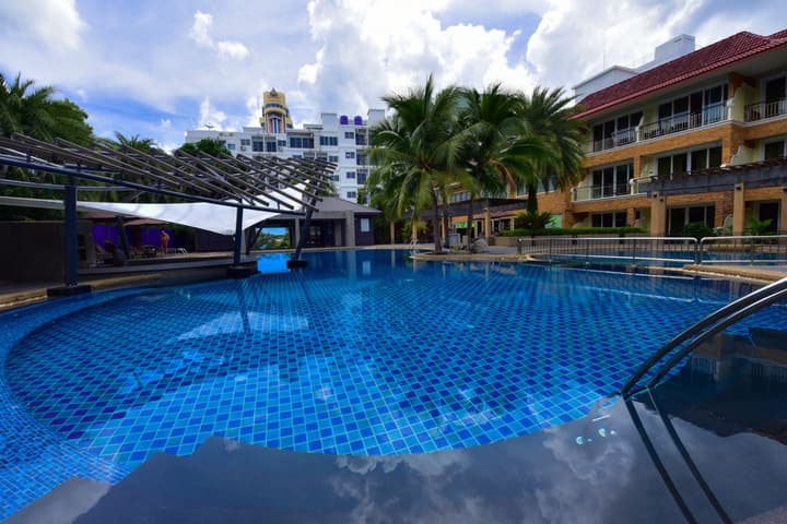 R Mar Resort and Spa