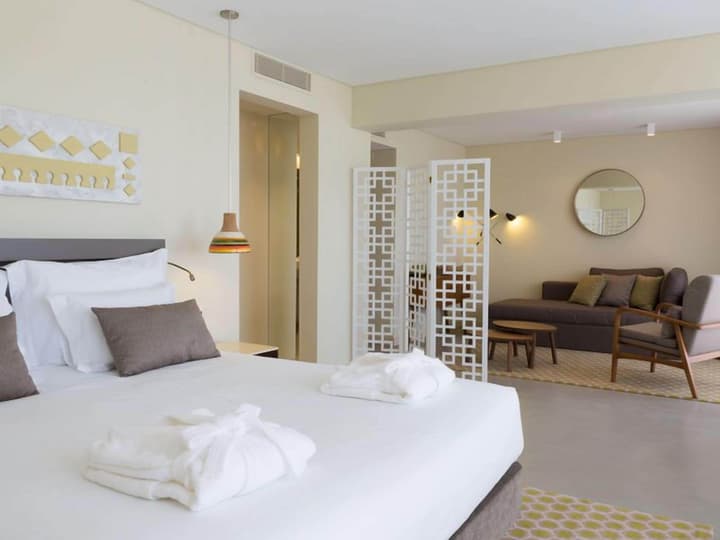 Ozadi Tavira Hotel
