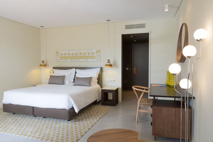 Ozadi Tavira Hotel