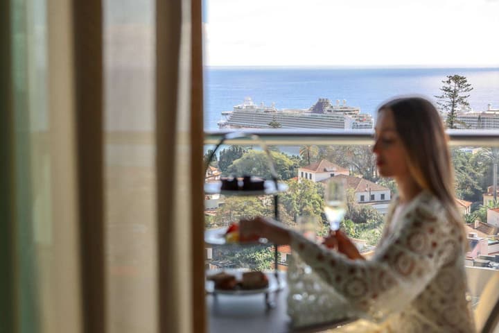The Views Baia - Adults Only