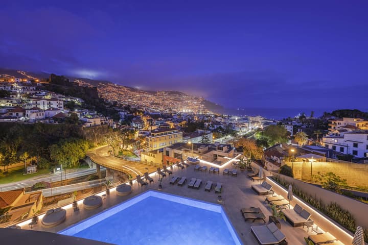 The Views Baia - Adults Only