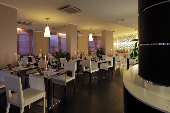 Holiday Inn Genoa City by IHG