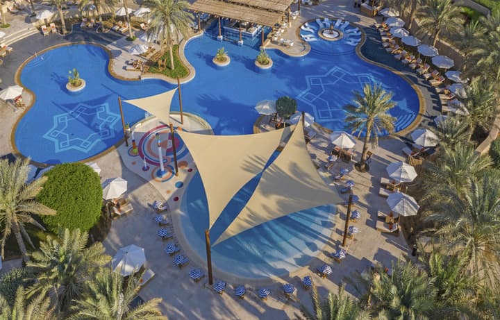 Qasr Al Sarab Desert Resort by Anantara