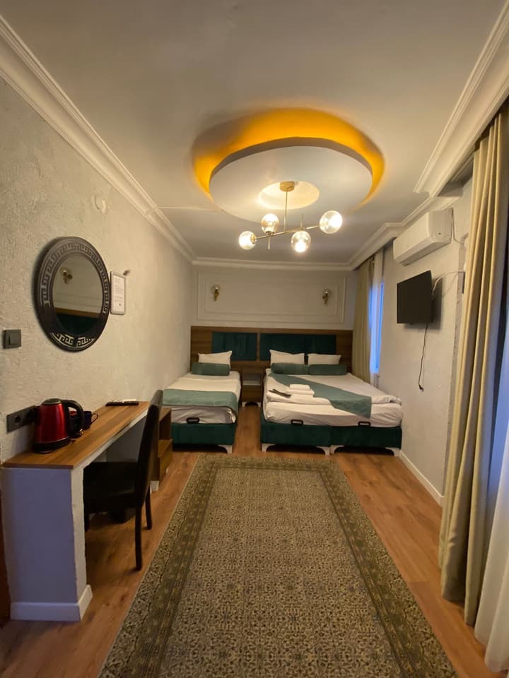 Aruna Hotel