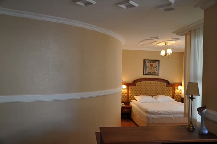 Aruna Hotel
