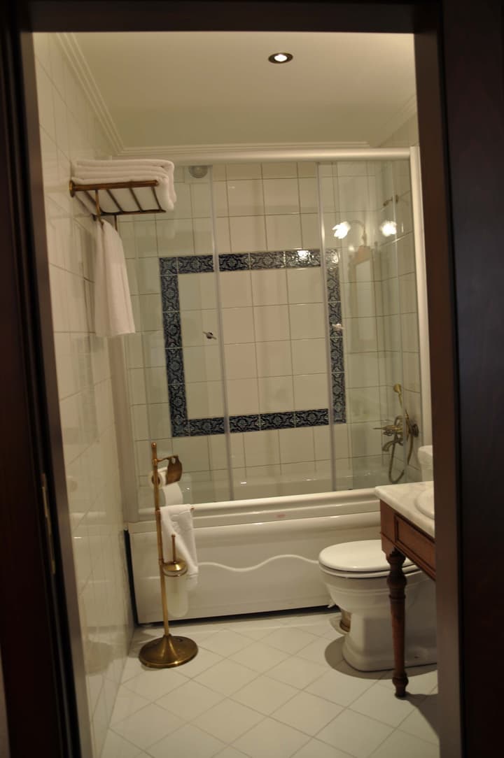 Aruna Hotel