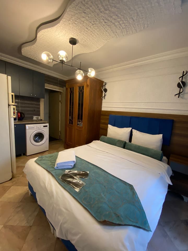 Aruna Hotel