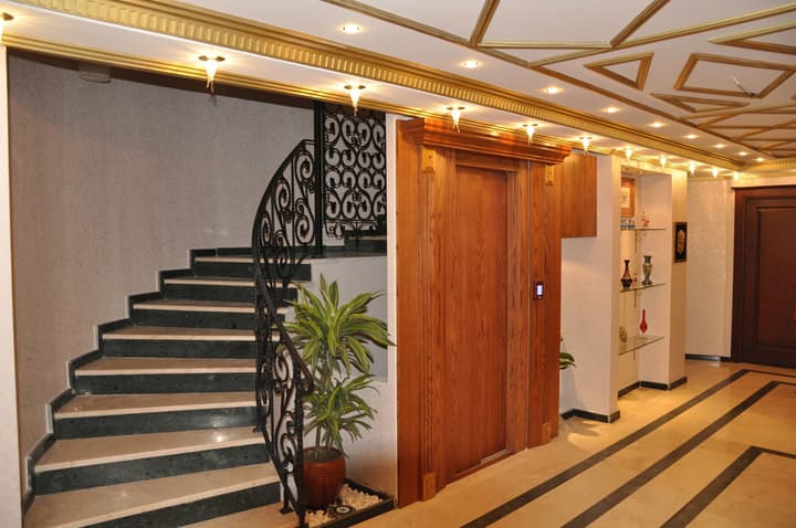 Aruna Hotel