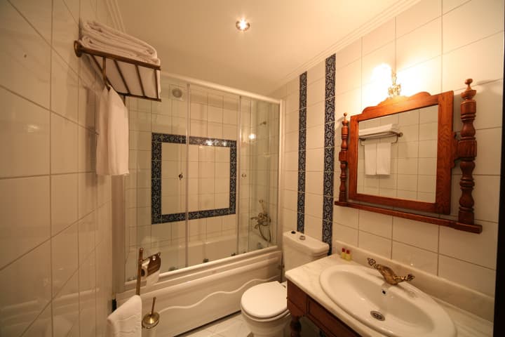 Aruna Hotel
