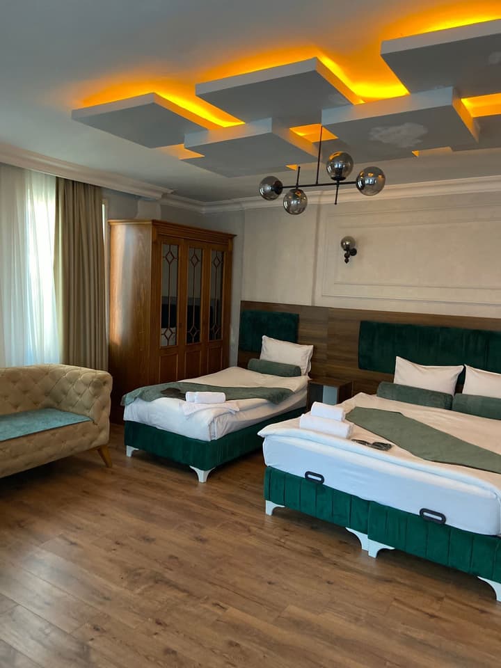 Aruna Hotel