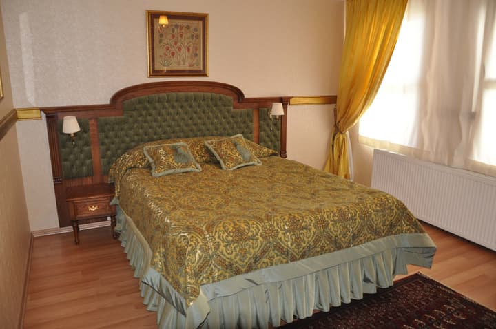 Aruna Hotel