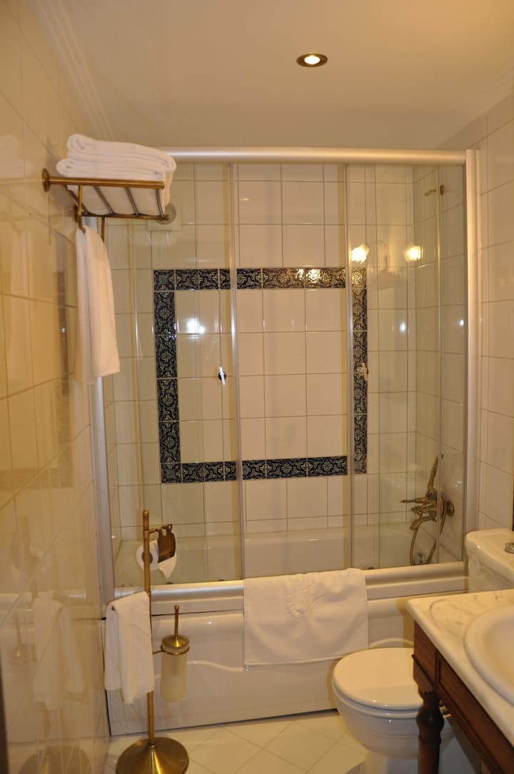 Aruna Hotel