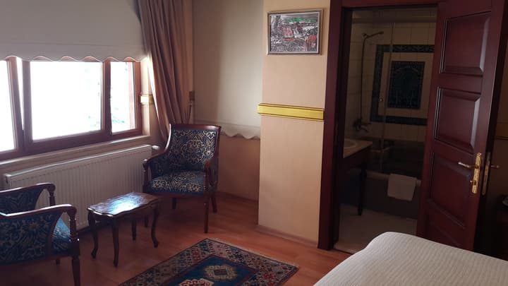 Aruna Hotel
