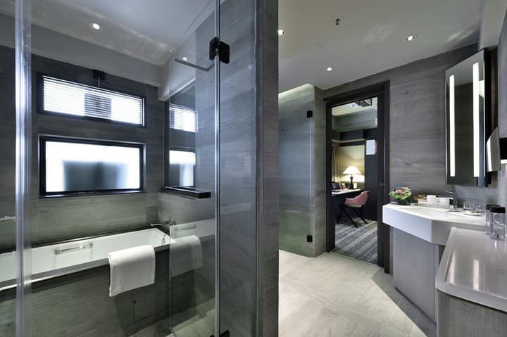 Xi Hotel