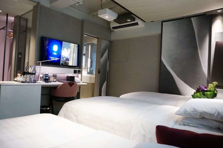 Xi Hotel