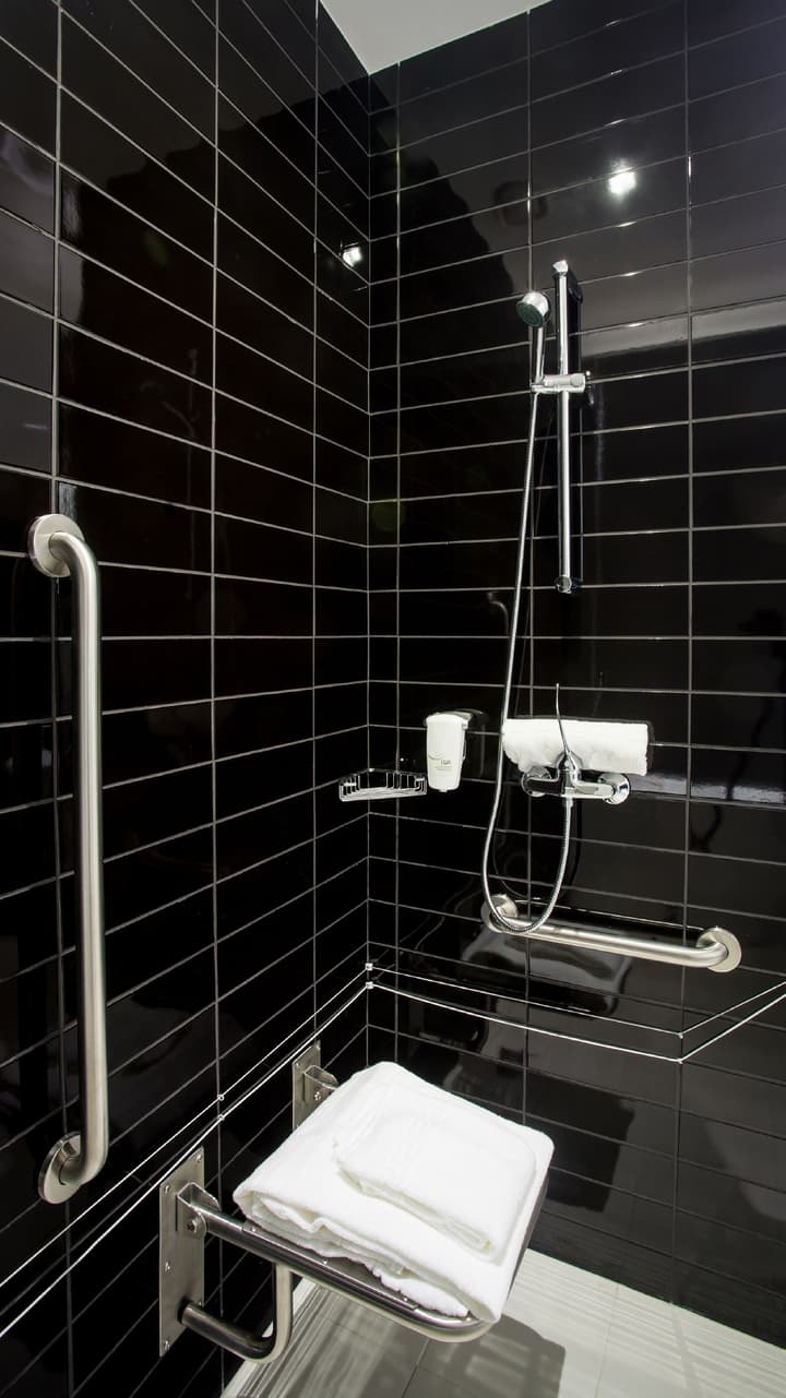 Holiday Inn Express Lisbon Airport by IHG