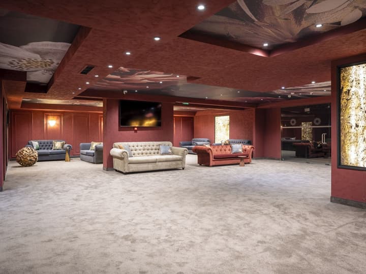 Premier Luxury Mountain Resort