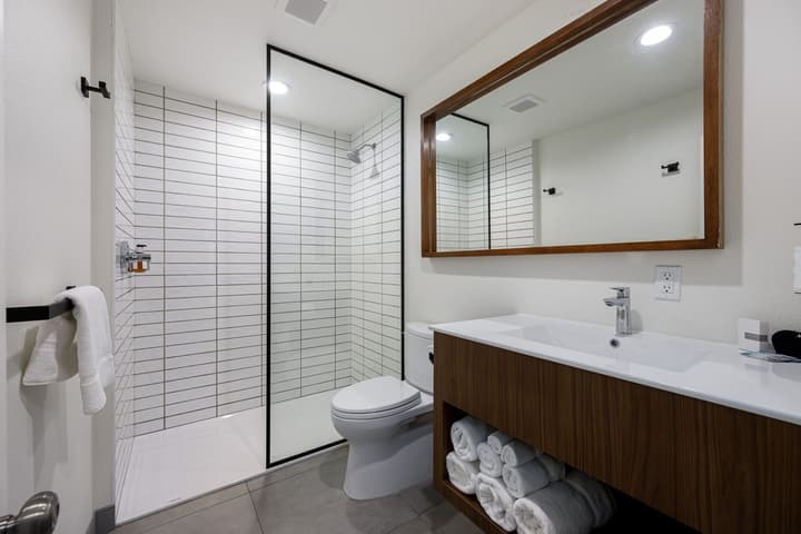 The Skylark a Palm Springs Hotel
