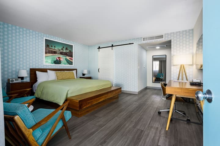The Skylark a Palm Springs Hotel