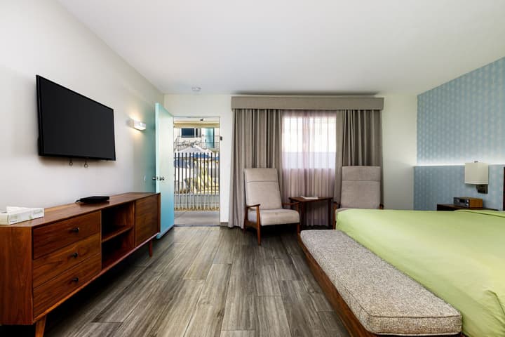 The Skylark a Palm Springs Hotel