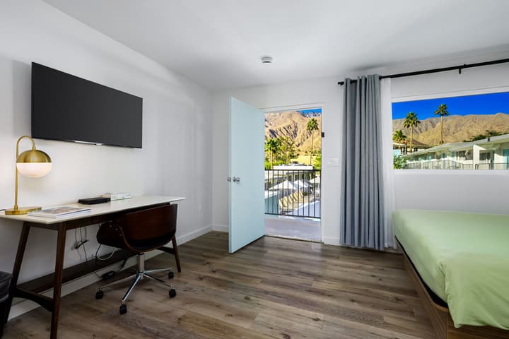 The Skylark a Palm Springs Hotel