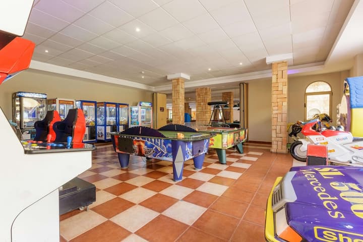 Best Alcazar (Hotel & Apartments)