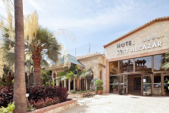 Best Alcazar (Hotel & Apartments)