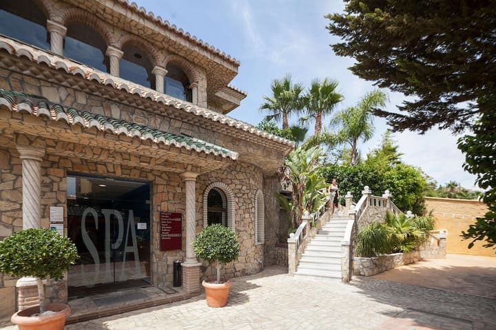 Best Alcazar (Hotel & Apartments)
