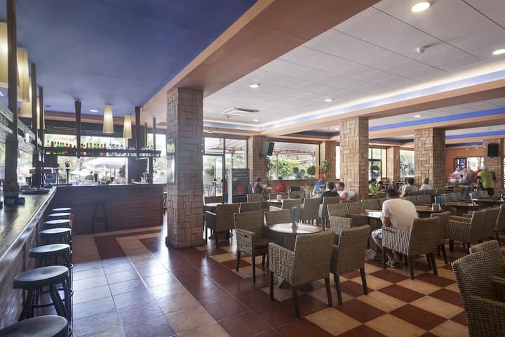 Best Alcazar (Hotel & Apartments)