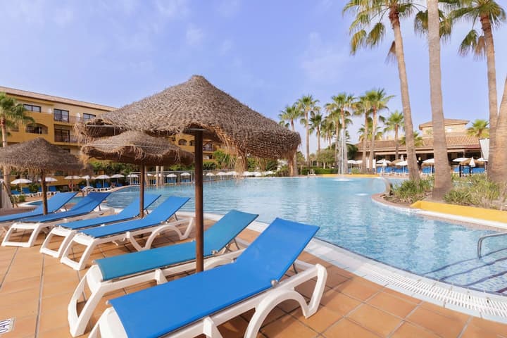 Best Alcazar (Hotel & Apartments)