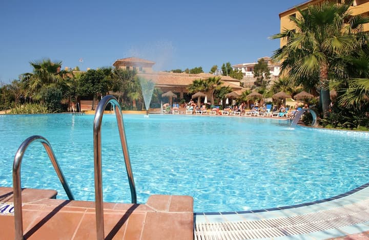 Best Alcazar (Hotel & Apartments)