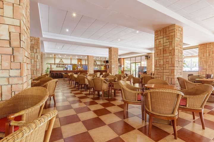 Best Alcazar (Hotel & Apartments)