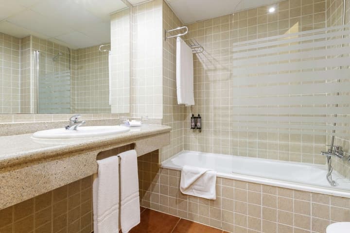 Best Alcazar (Hotel & Apartments)