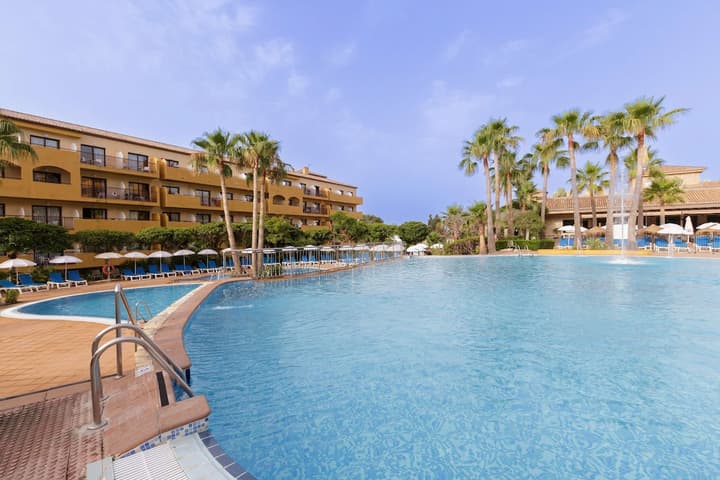 Best Alcazar (Hotel & Apartments)