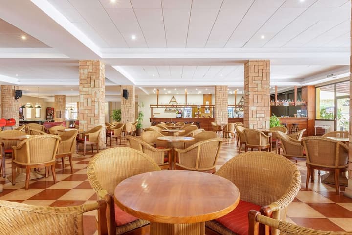 Best Alcazar (Hotel & Apartments)