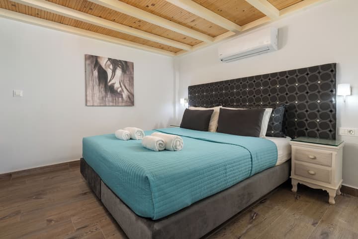 Vlycha Beach Studios & Apartments