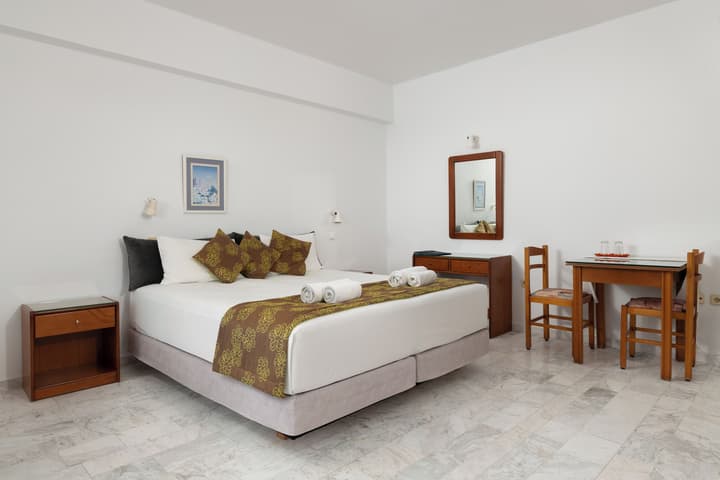 Vlycha Beach Studios & Apartments