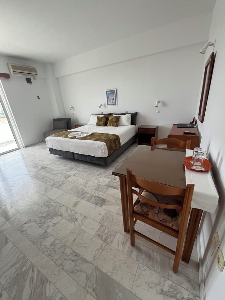 Vlycha Beach Studios & Apartments