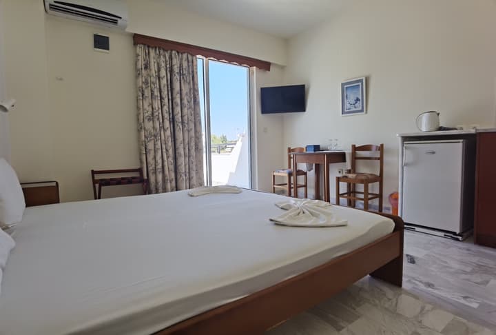 Vlycha Beach Studios & Apartments
