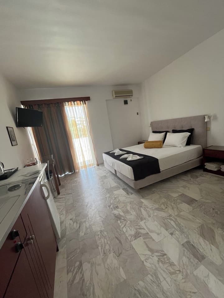 Vlycha Beach Studios & Apartments