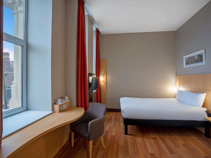 ibis Belfast Queens Quarter