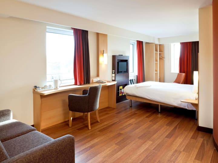 ibis Belfast Queens Quarter