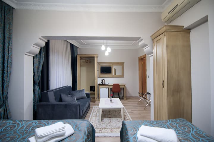 Blue Tuana Hotel