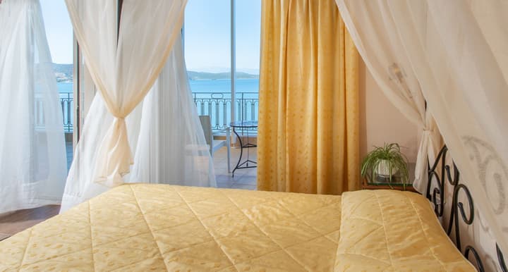 Pantheon City Hotel
