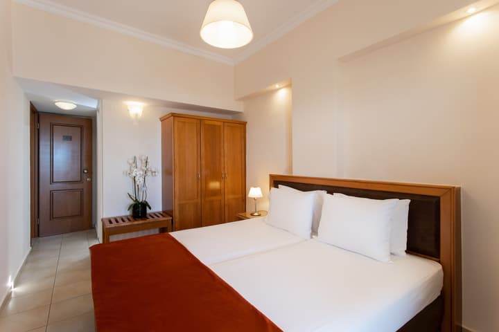 Pantheon City Hotel
