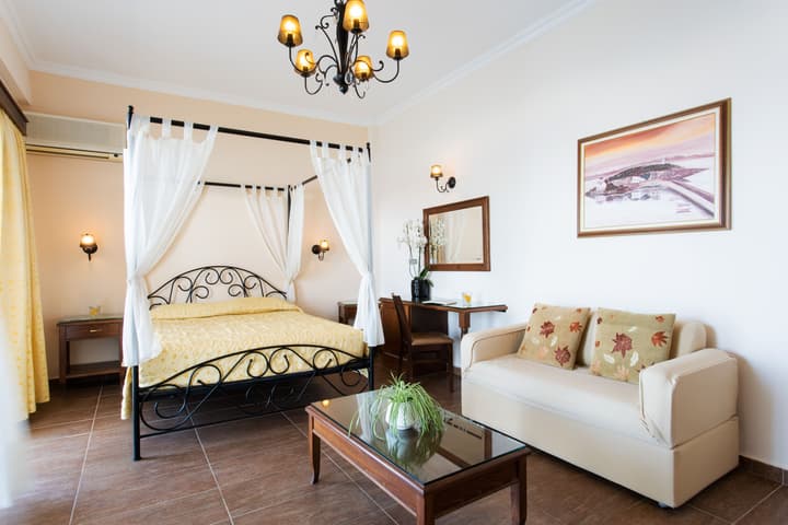 Pantheon City Hotel