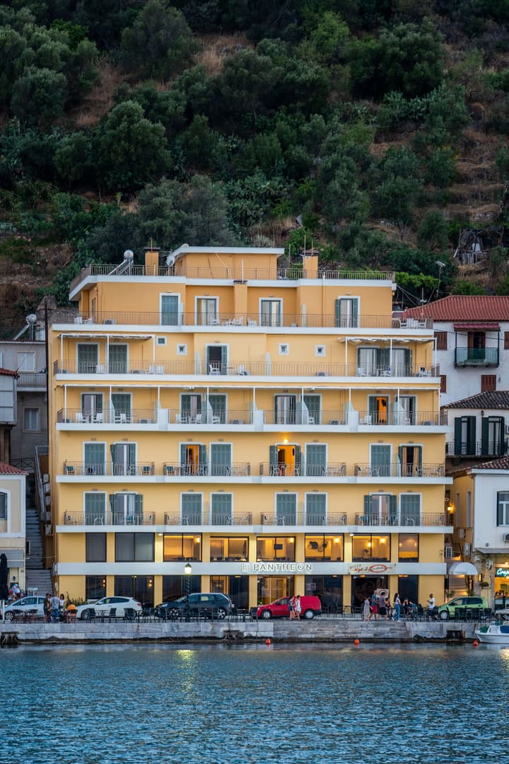 Pantheon City Hotel