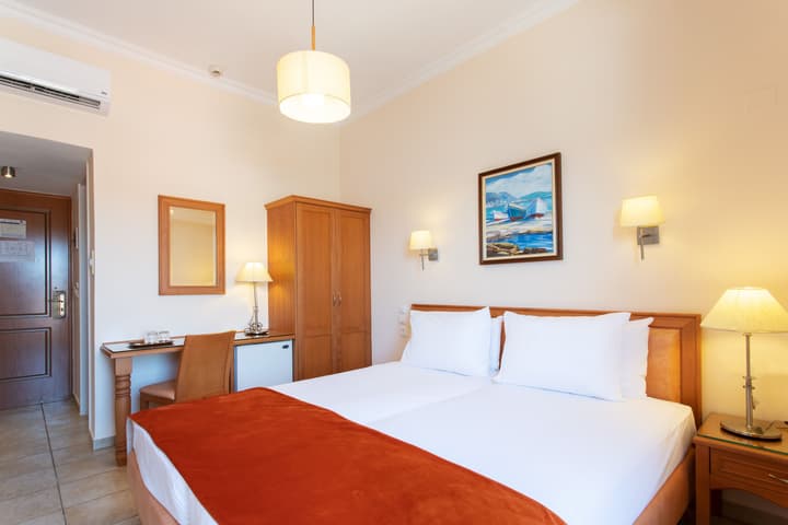 Pantheon City Hotel